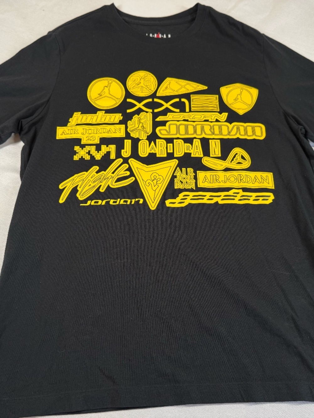 Air Jordan Men's Short Sleeve Logo Shirt Size Large - Black/Yellow